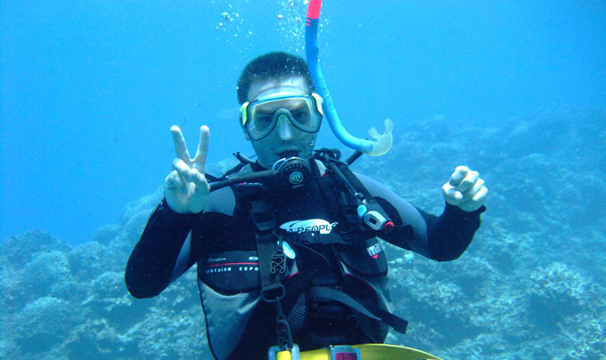 Dr Torres scuba diving